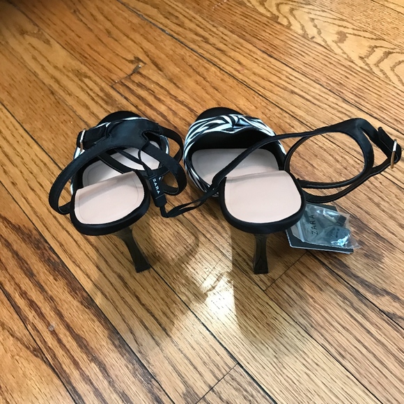 Zara Black & White Open Toe Heels - Picture 5 of 6